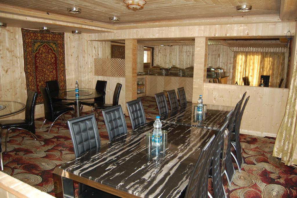 Hotel Zahgeer Continental กุลมาร์ค ห้อง รูปภาพ